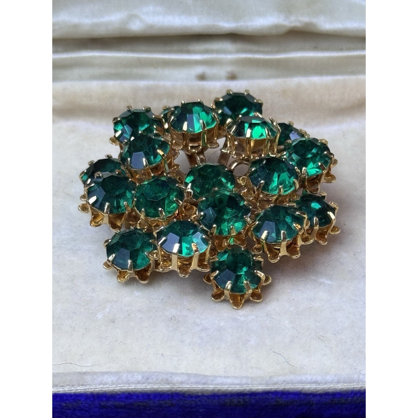 Vintage Green Rhinestone Brooch Goldtone Round Cluster Pin 1.75”