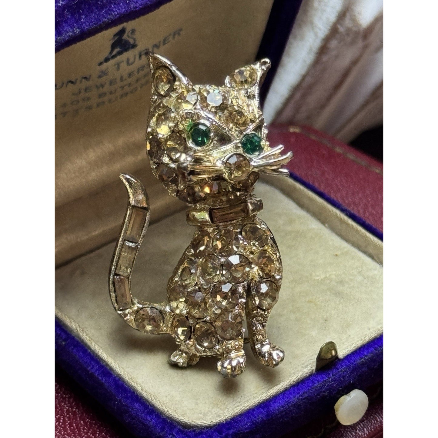 Vintage Rhinestone Cat Brooch Green Eyes Goldtone Figural Kitty Pin 1.75”