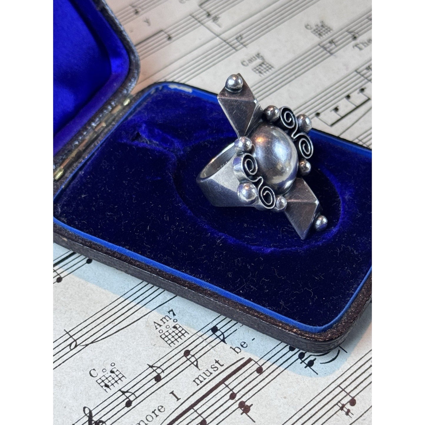 Vintage Finnish 916H Silver Handmade Folk Art Statement Ring Size 6 1968