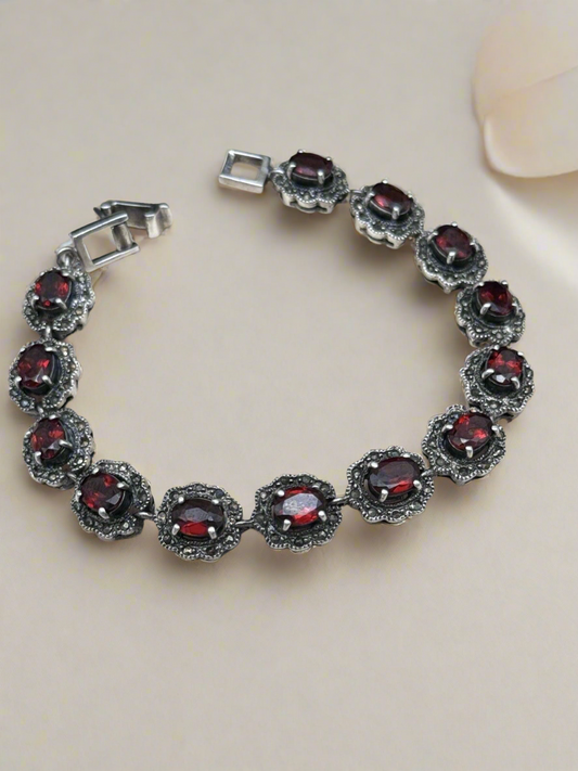 VINTAGE MARCASITE STERLING SILVER  LINK GARNET  BRACELET  8 '' SUBSTANTIAL