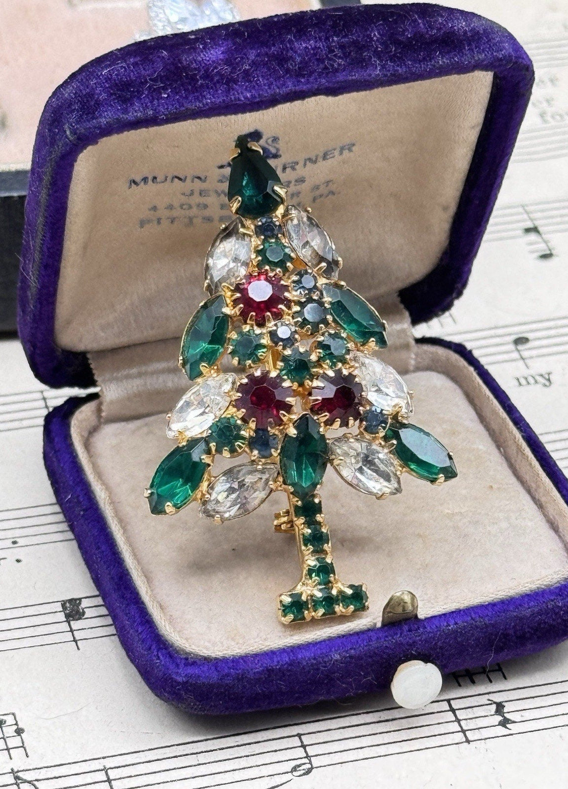 Vintage Christmas Tree Brooch Goldtone Red Green Clear Rhinestone Pin 2” Holiday