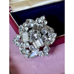 Vintage WEISS Brooch Rhinestone Clear Crystal Wreath Pin Signed 2”