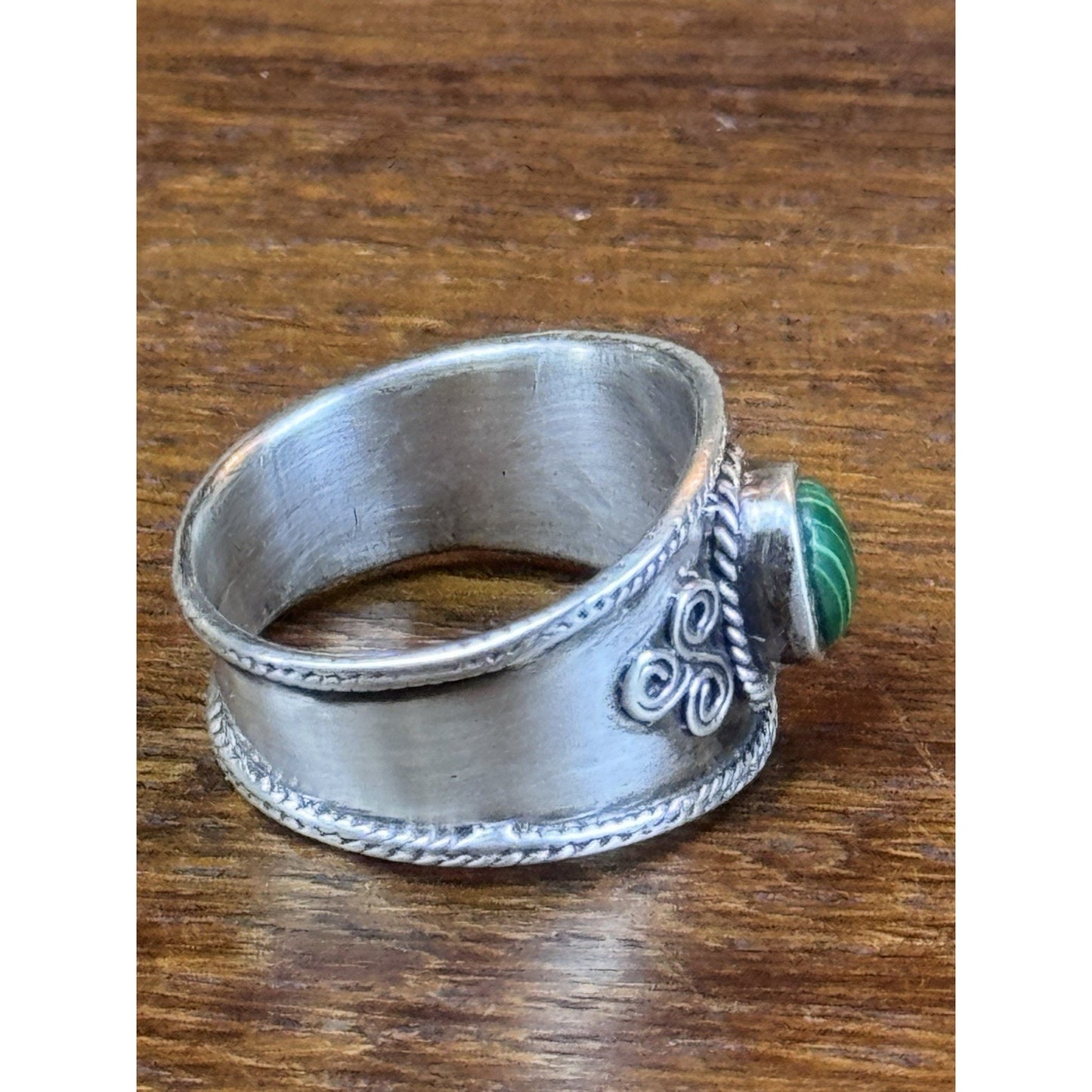 Vintage Sterling Silver 925 Green Stone Statement Ring Size 8.5 Wide Band