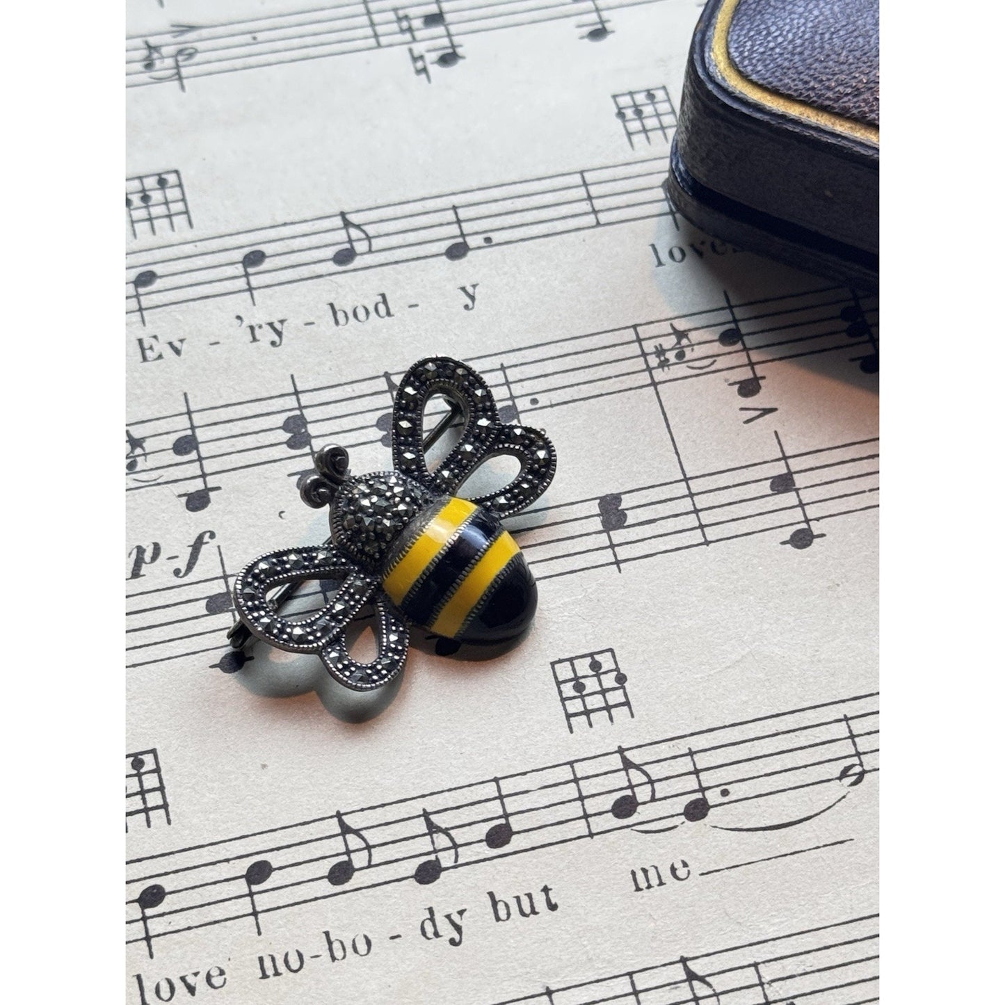 Bee Brooch Sterling Silver Marcasite Enamel 1.25” x 1” Thailand