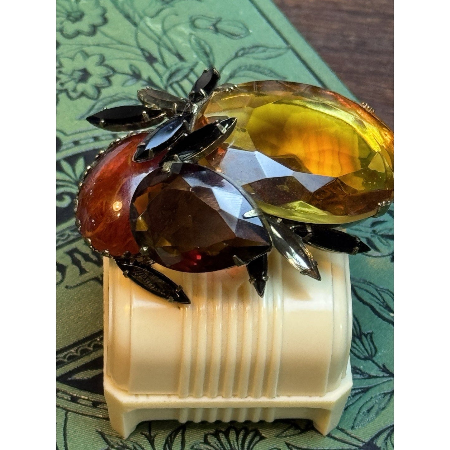 Hattie Carnegie Brooch Signed Vintage Statement Piece 2.25”