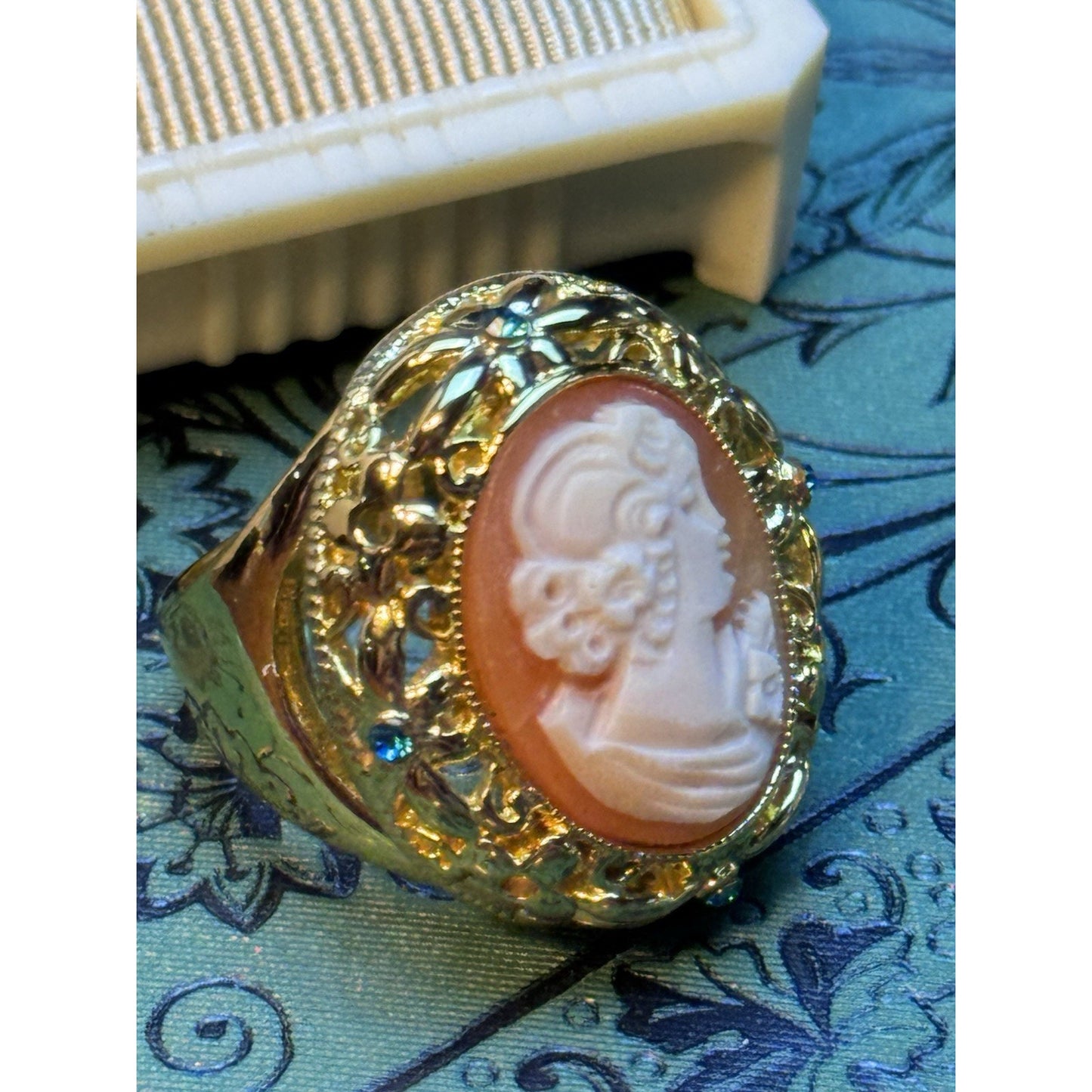 Vintage Faux Cameo Ring Goldtone Size 9 Rhinestone Accents Statement Jewelry