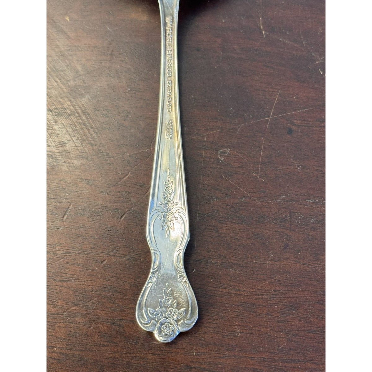 Wm Rogers Silverplate Pie & Cake Server – Original Rogers Floral Pattern – 8.5”