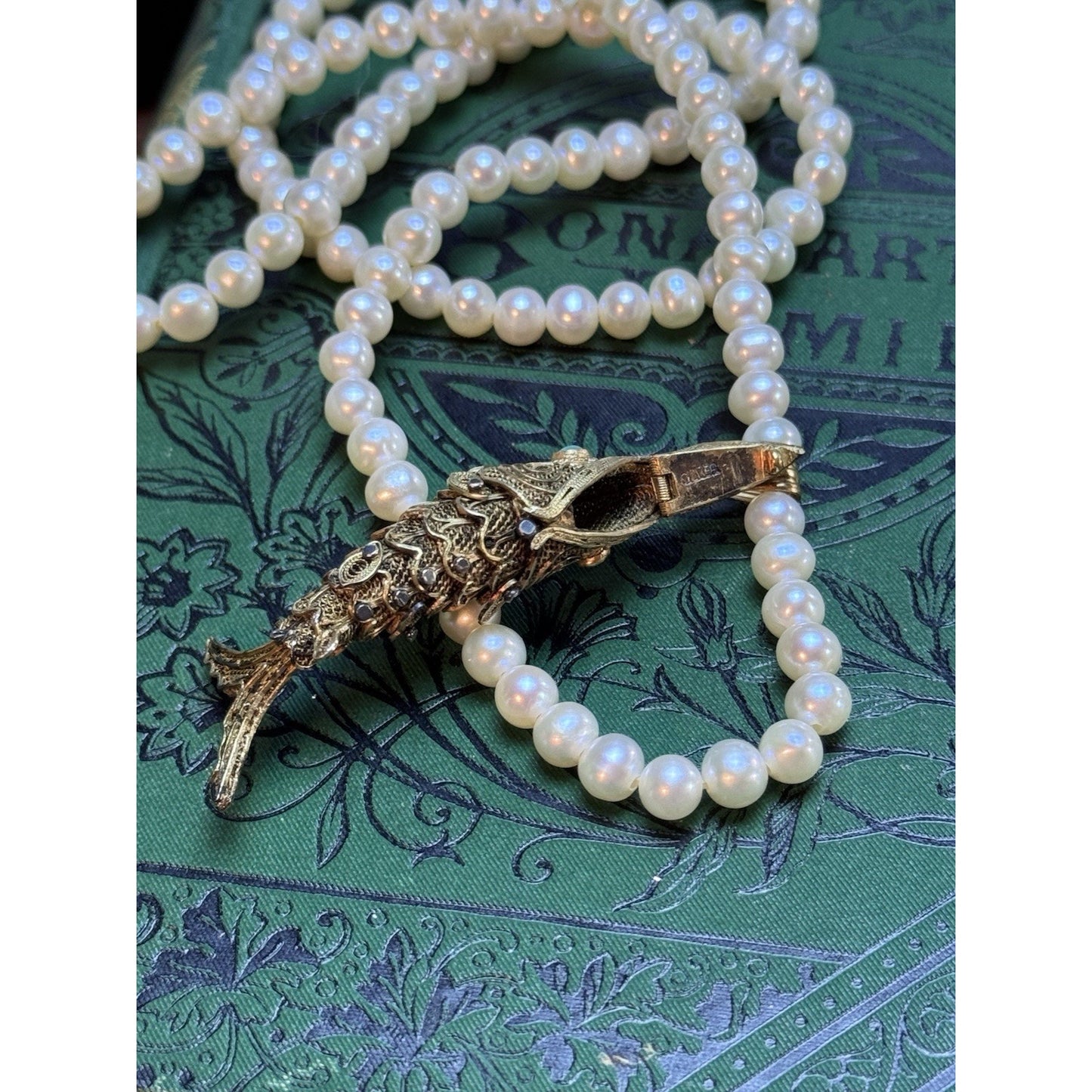 Goldtone Fish Pendant SILVER Filigree Faux Pearl Necklace Opening Fish 22”
