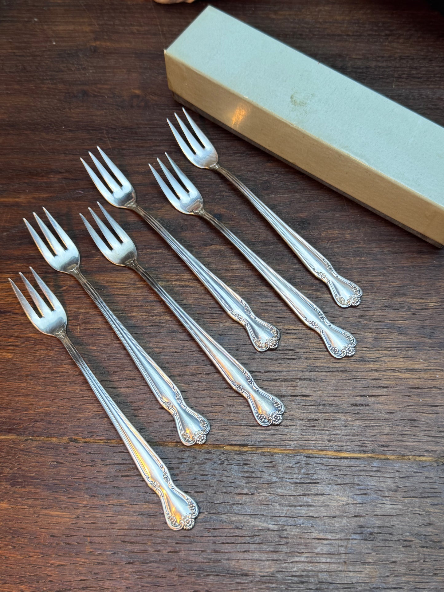 Oyster Forks Set 6 Silver Plate Daybreak Pattern Rogers Bros 5.5”