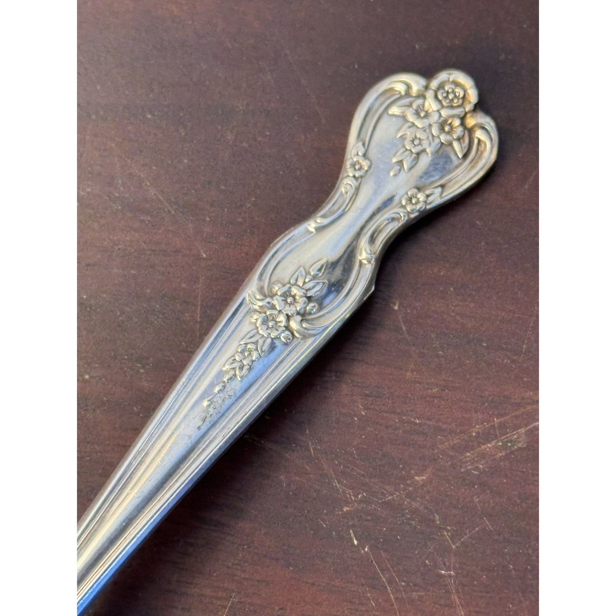 Wm Rogers Silverplate Pie & Cake Server – Original Rogers Floral Pattern – 8.5”