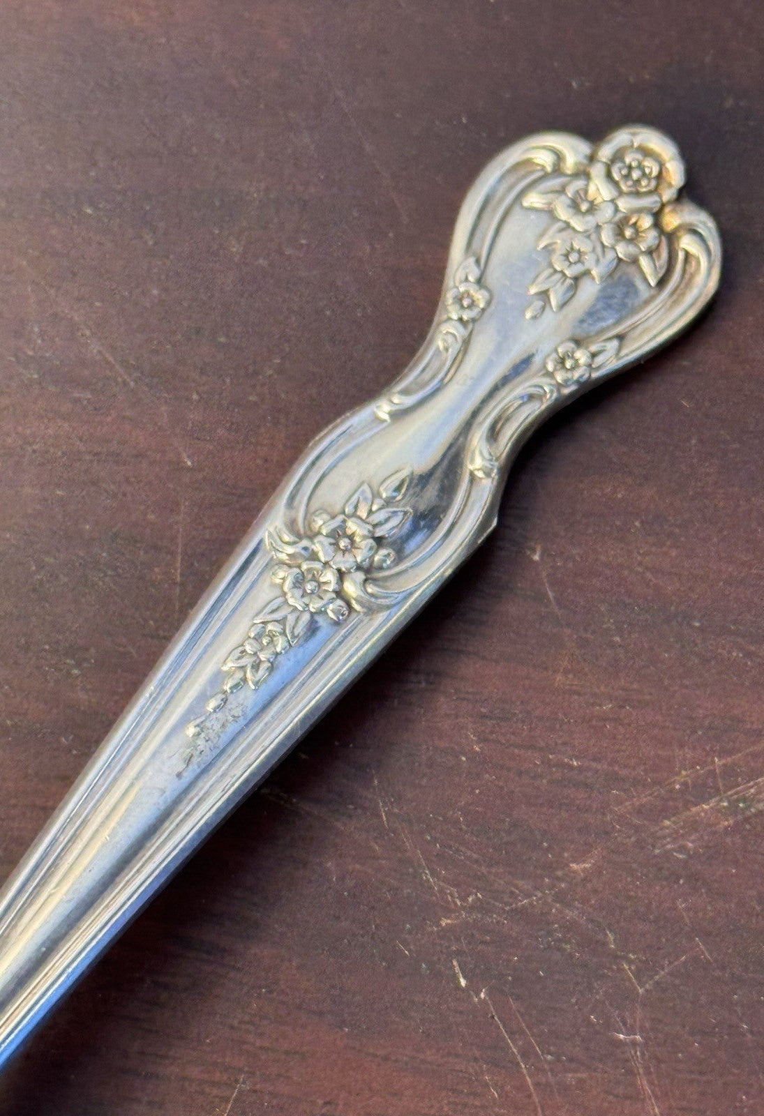 Wm Rogers Silverplate Pie & Cake Server – Original Rogers Floral Pattern – 8.5”