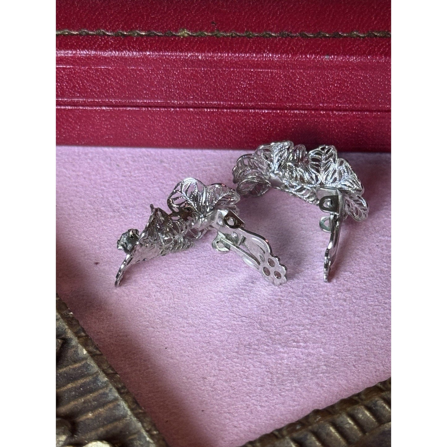 Vintage Blue Rhinestone Clip On Earrings Silvertone Filigree Floral 1”