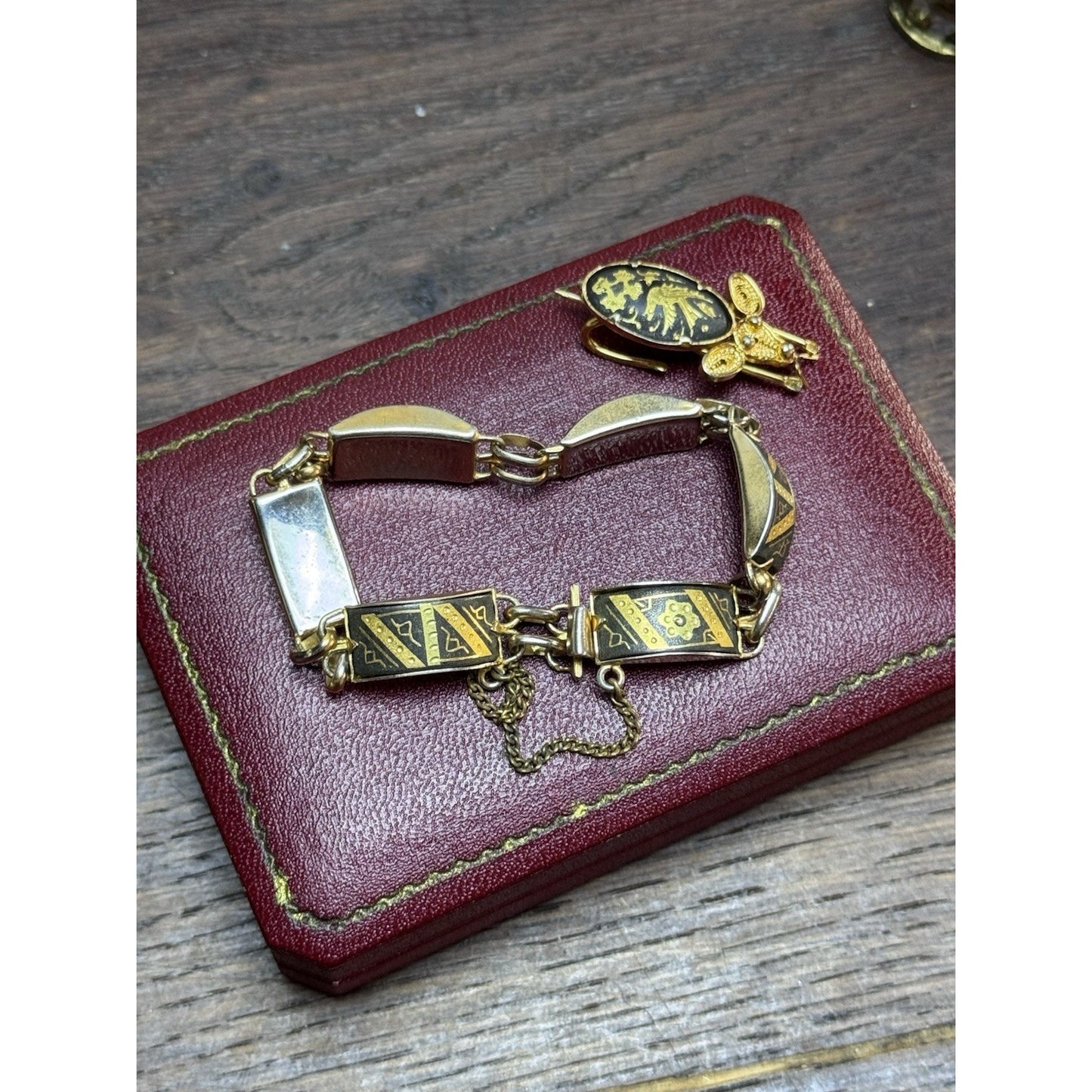 Vintage Damascene Bracelet 6.5” Black Goldtone Link Bracelet Mouse Brooch Set