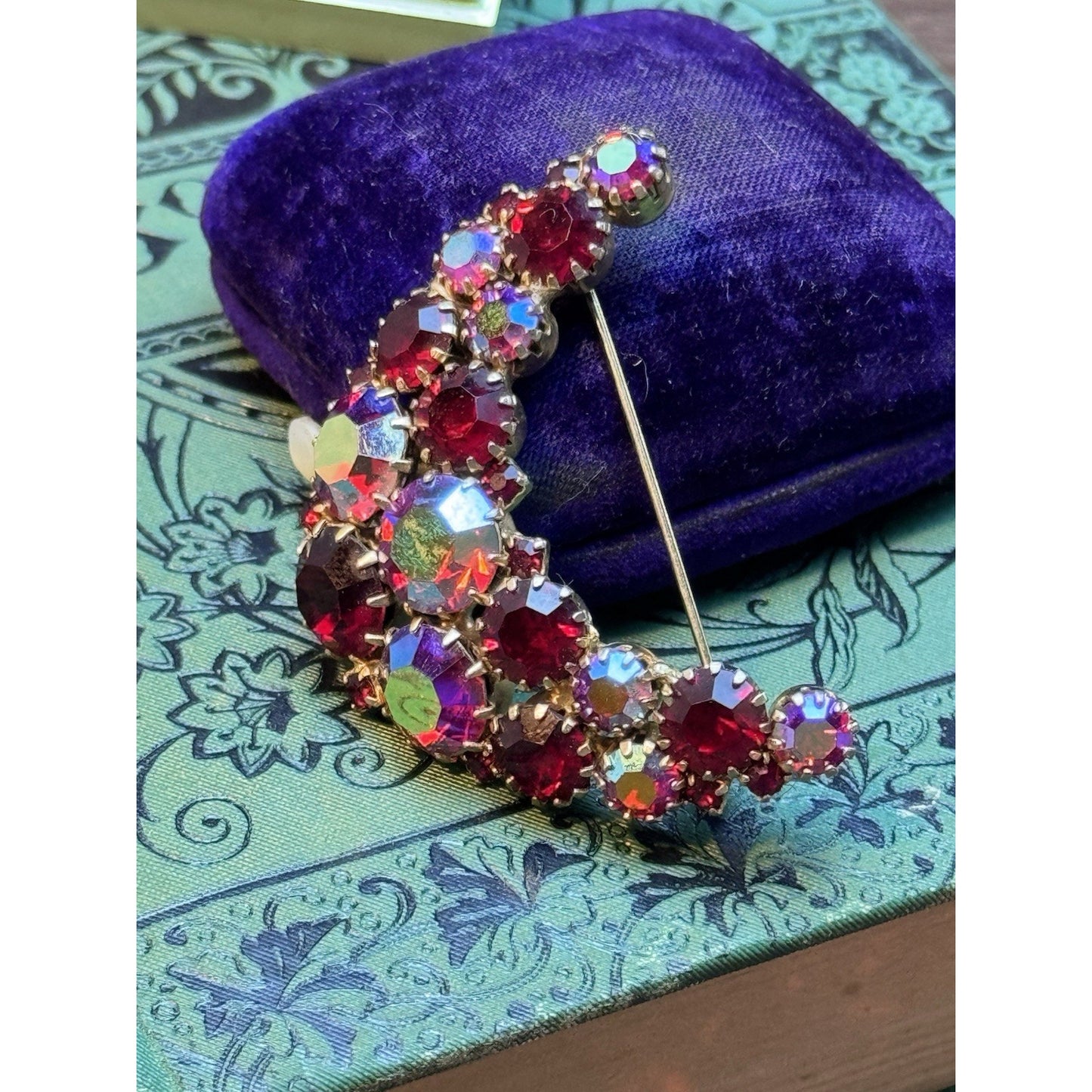 Karu Arke Inc Crescent Moon Brooch Red Aurora Borealis Rhinestone 2” Vintage