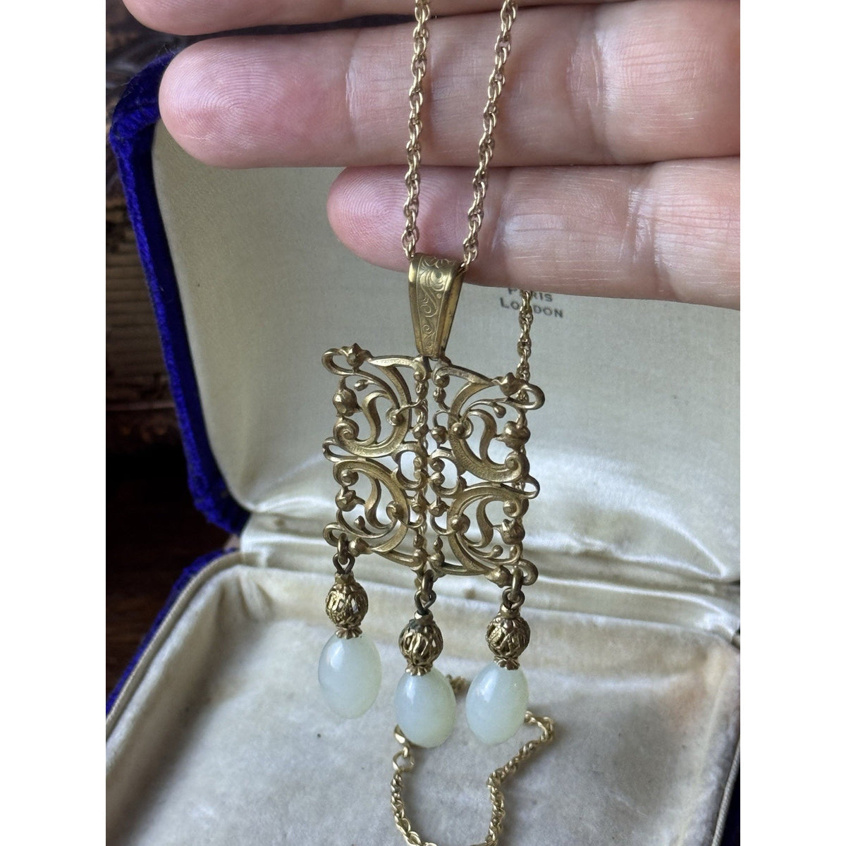 Goldtone Pendant Necklace Green Glass Bead Filigree Dangle 22” VINTAGE