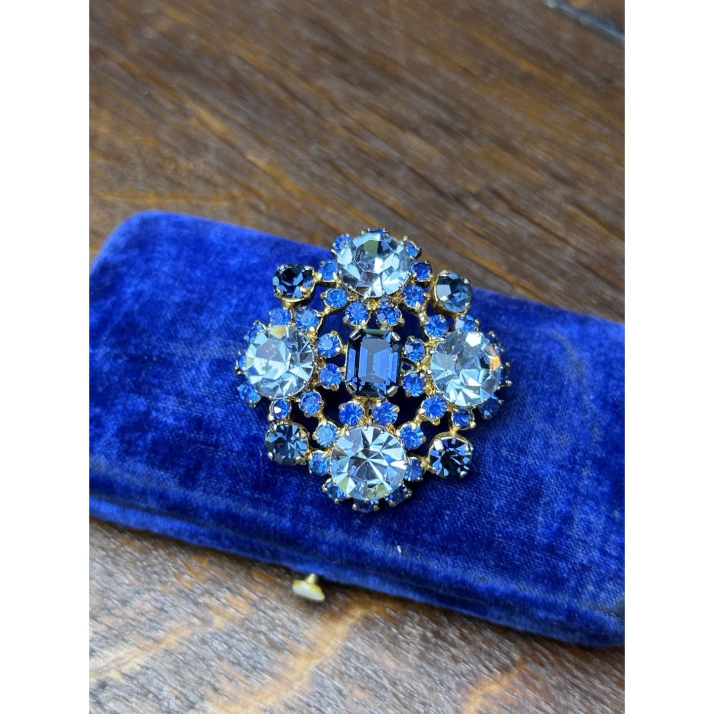 Vintage Blue Brooch Rhinestone Cluster Goldtone Sapphire Light Blue Pin 1.75”