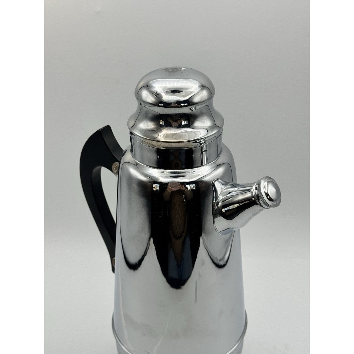 Vintage Art Deco Cocktail Shaker Pitcher Bakelite Handle. 12.5 in.