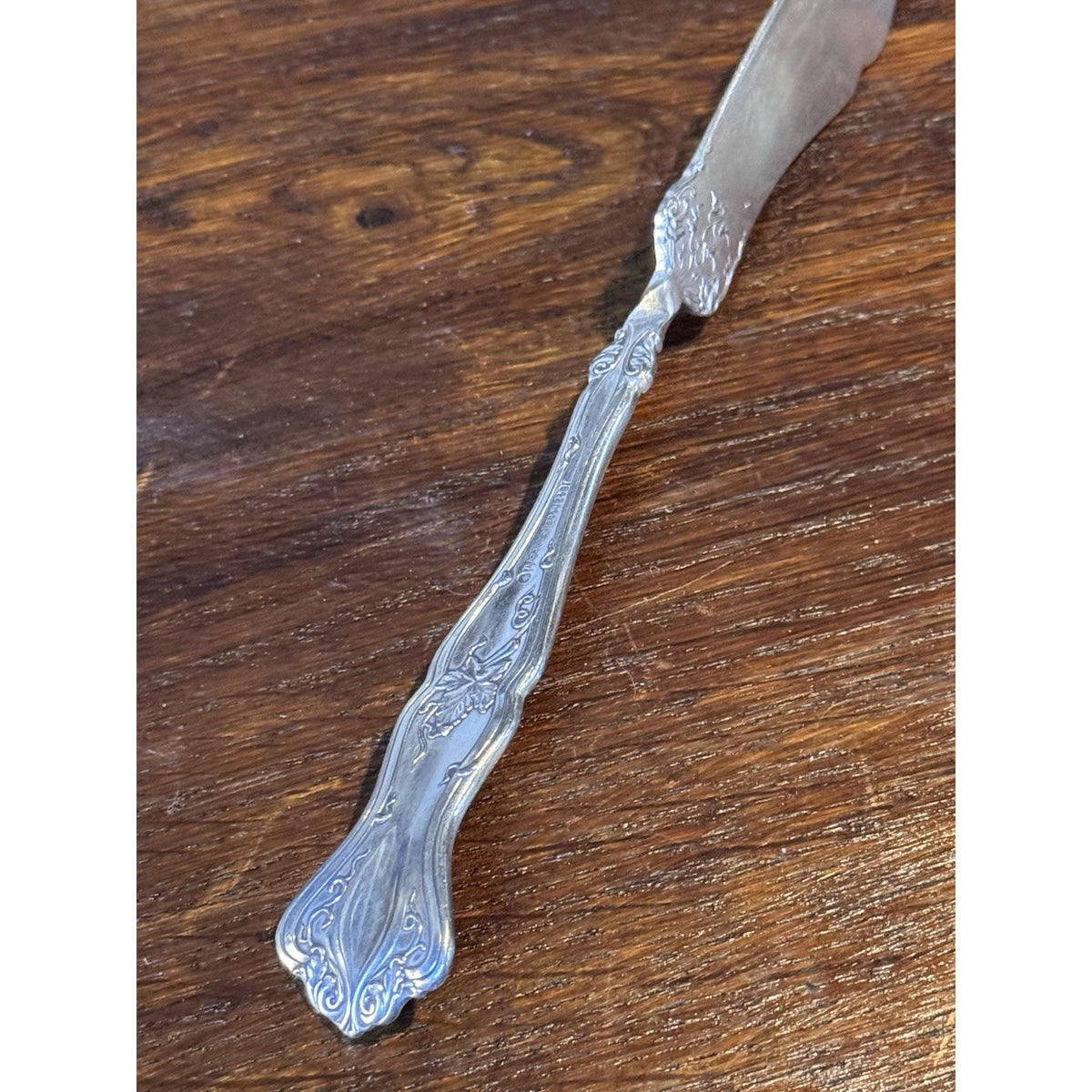 Rogers Silverplate Master Butter Knife Grape & Scroll Design 7” Serving