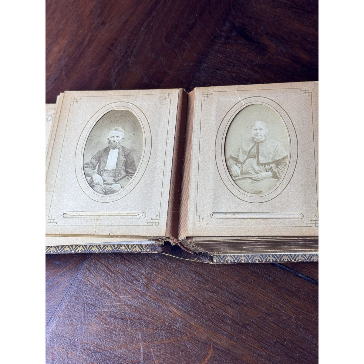 Antique Photo Album 18 Victorian Portraits Embossed Cover Clasp 6”x5” DAMAGED