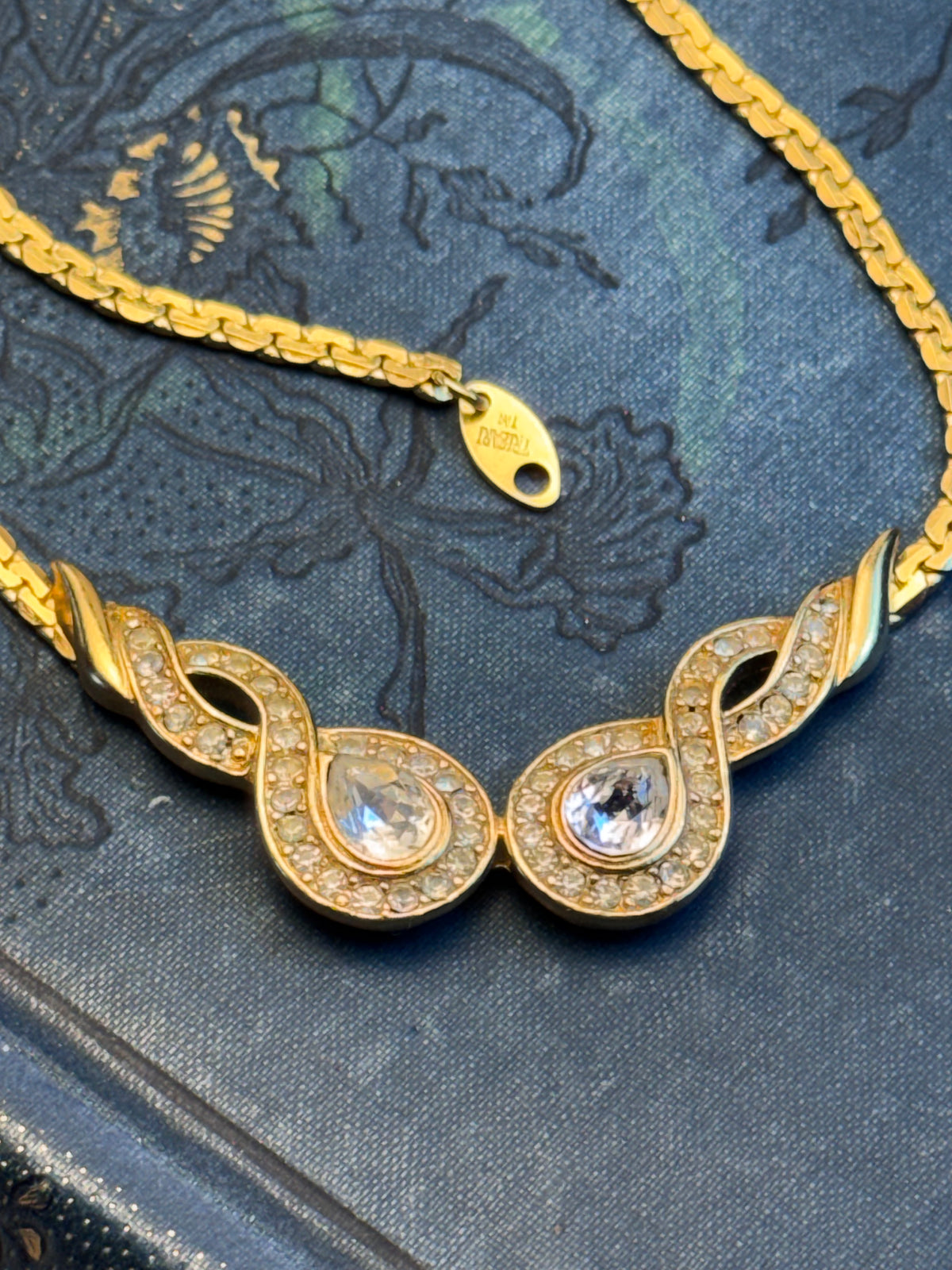 Vintage Trifari TM Necklace Goldtone Clear Crystals Signed 80s Couture