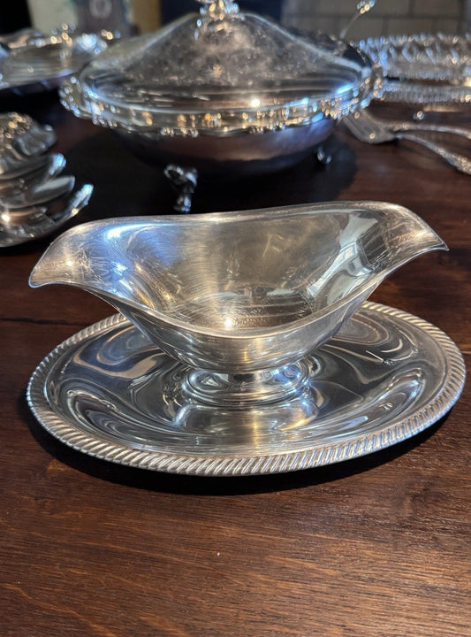 Silverplate Gravy Boat International Silver Castleton attchd Underplate Vintage