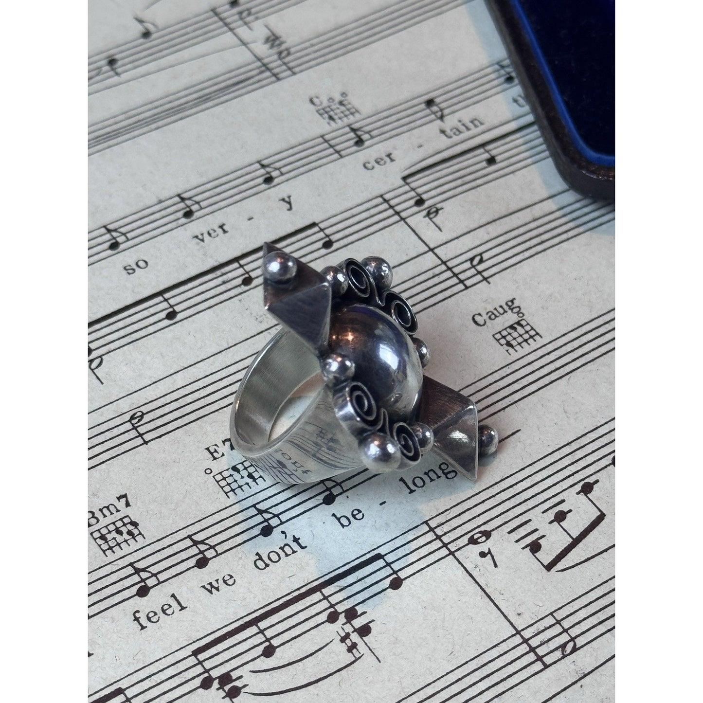 Vintage Finnish 916H Silver Handmade Folk Art Statement Ring Size 6 1968