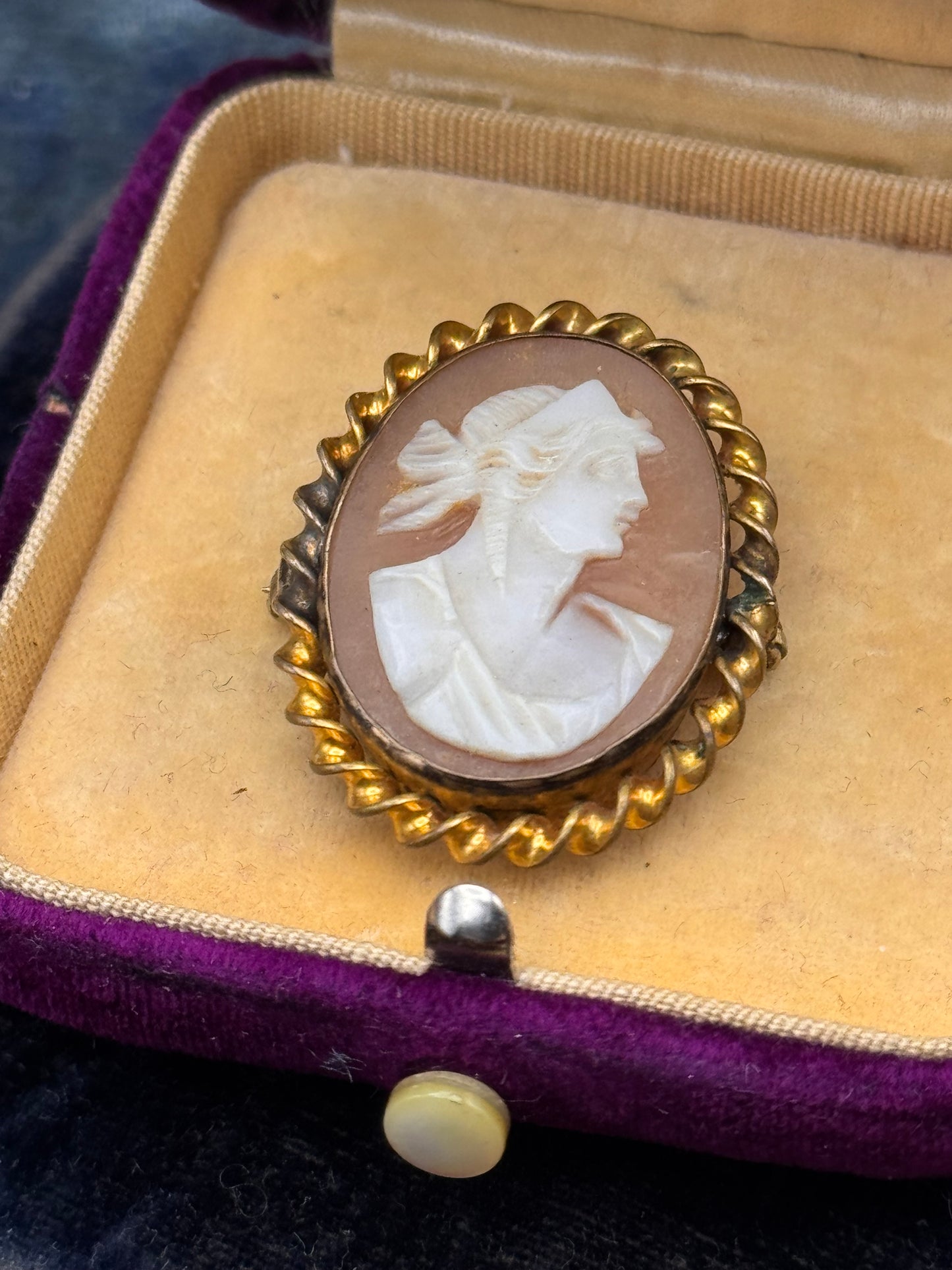 Antique Neoclassical Cameo Brooch Gold Filled Oval Portrait 1.5”