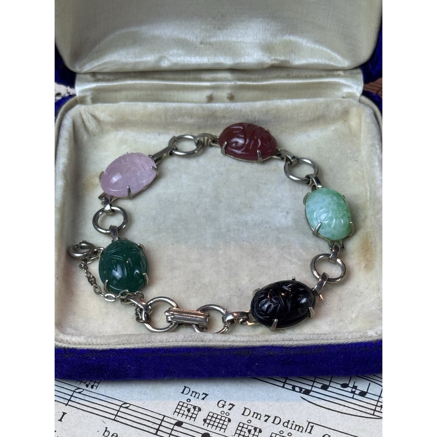 Vintage Silvertone Scarab Bracelet Glass Cabochon Scarabs 7.25” Safety Chain