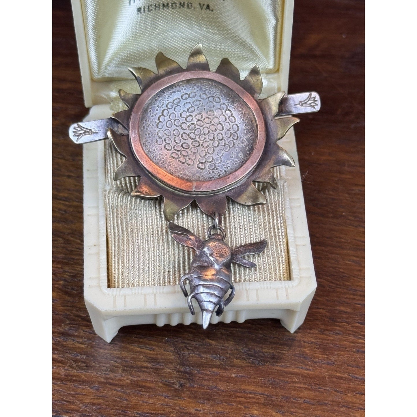 Vintage Bee Brooch Cindy Hardey 1994 Sunflower Mixed Metal Artisan 2.5” x 2”