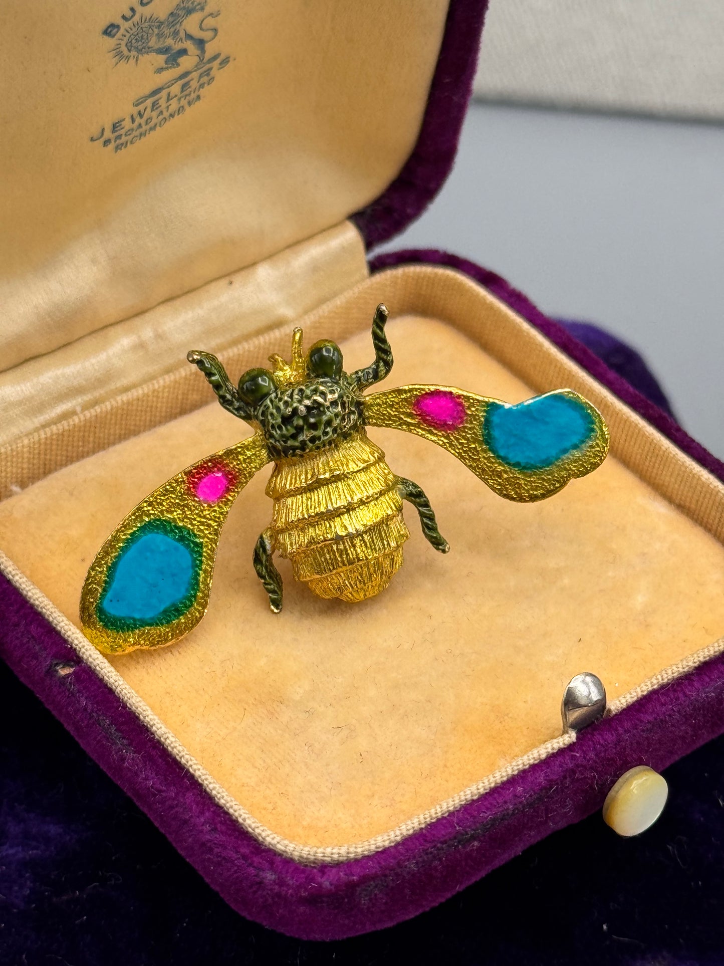 Vintage Goldtone Bee Brooch Enameled Insect Pin Figural 1.75”