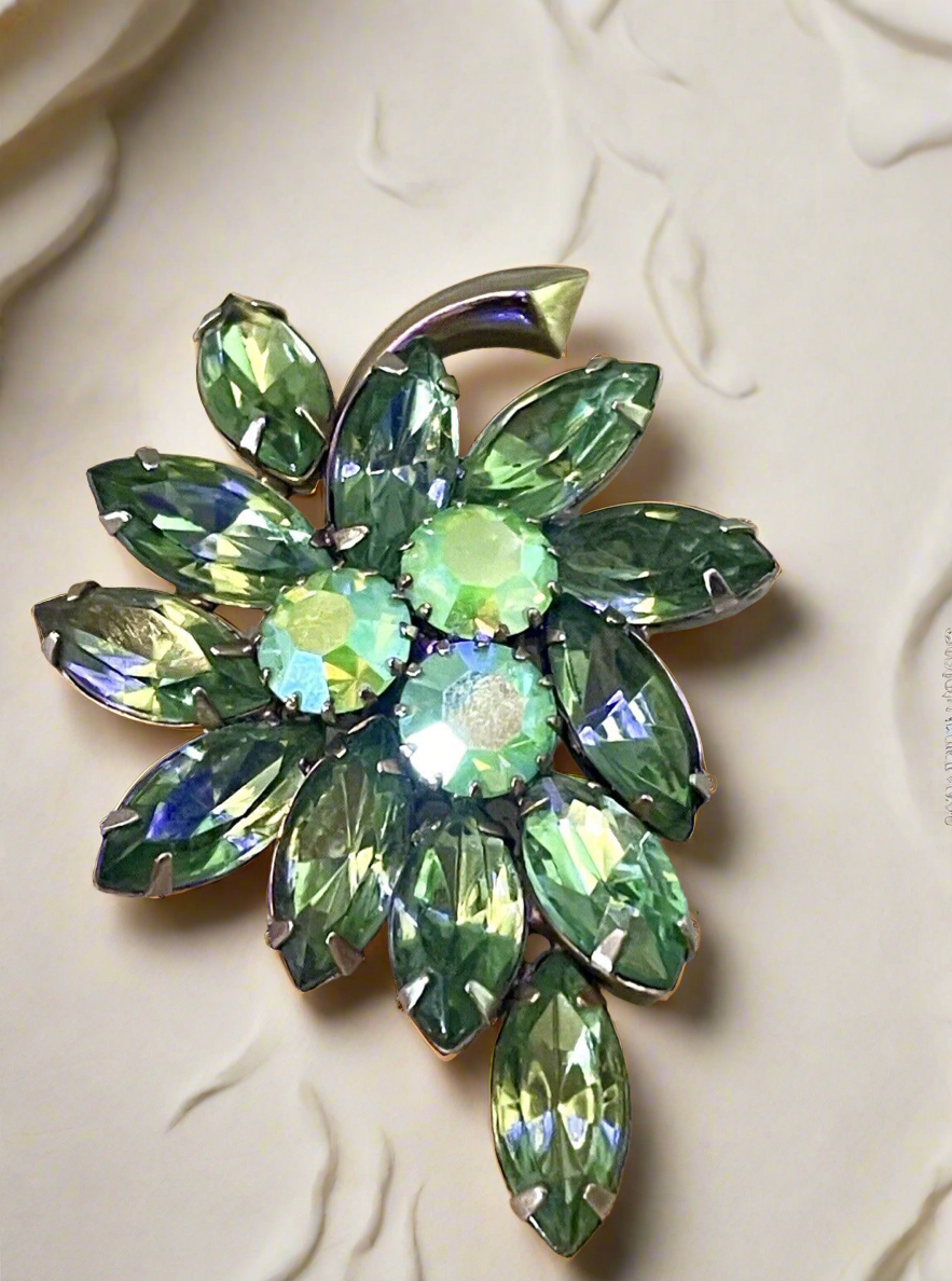 Uranium Brooch Emerald Peridot Green Rhinestone Estate Jewelry VINTAGE