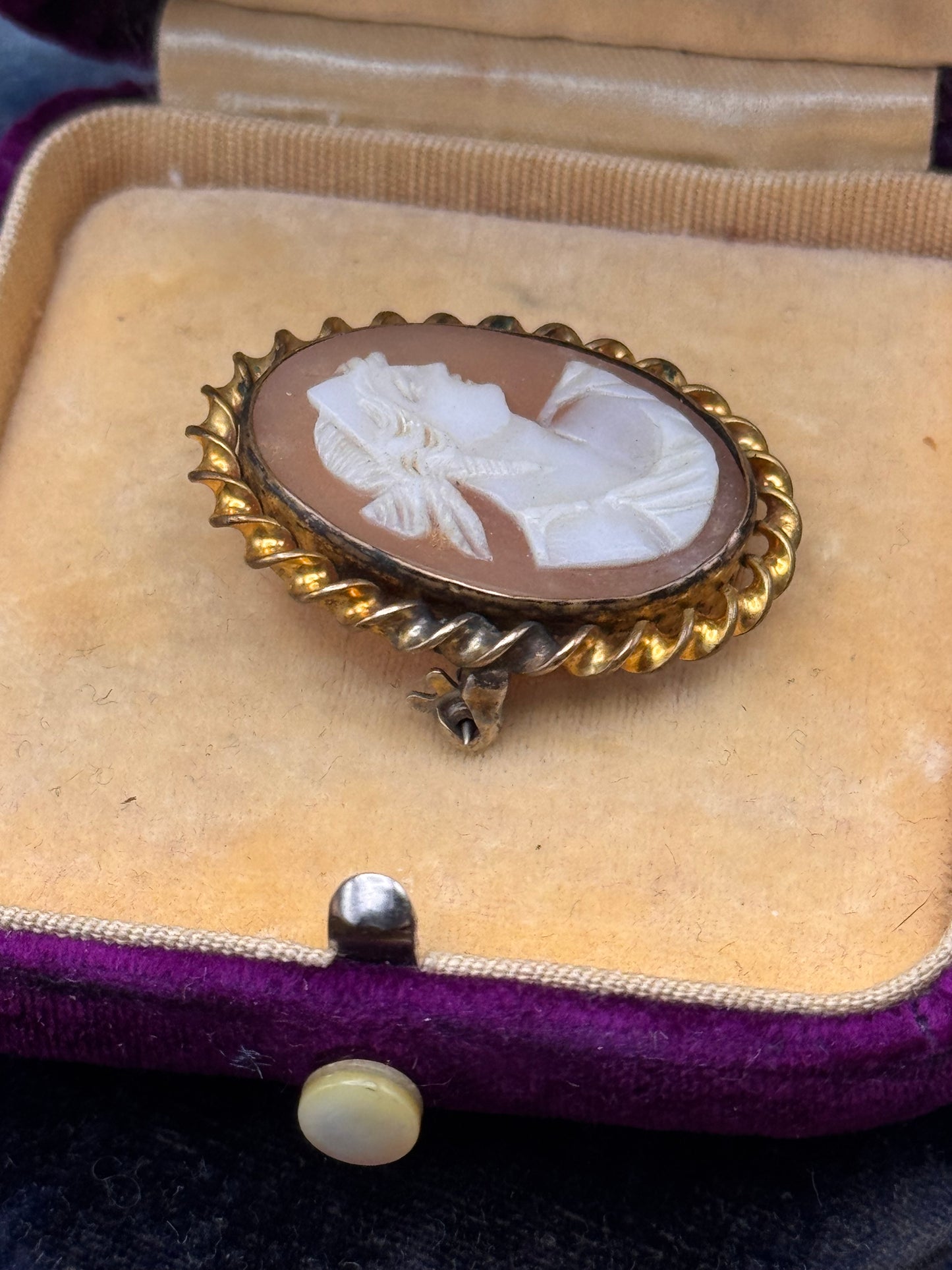 Antique Neoclassical Cameo Brooch Gold Filled Oval Portrait 1.5”