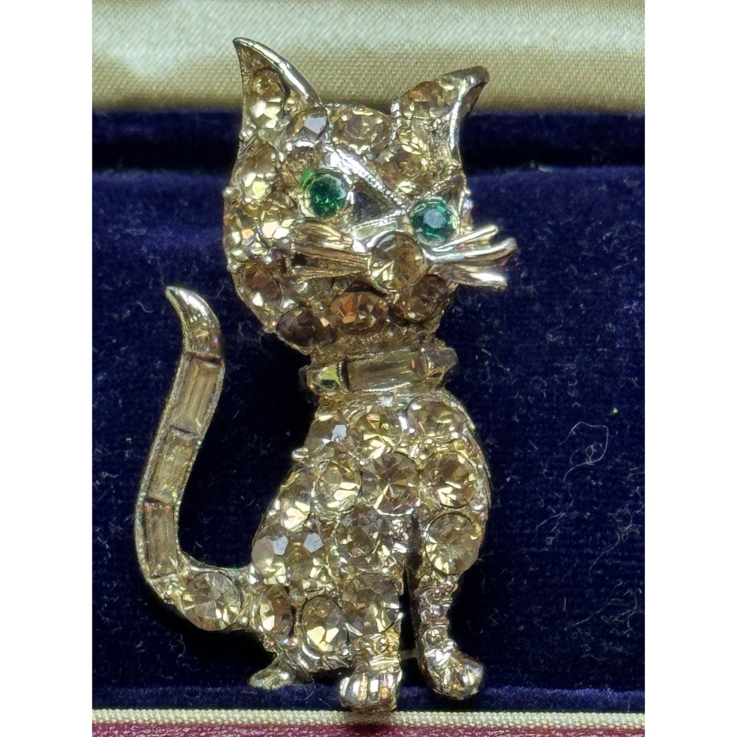 Vintage Rhinestone Cat Brooch Green Eyes Goldtone Figural Kitty Pin 1.75”