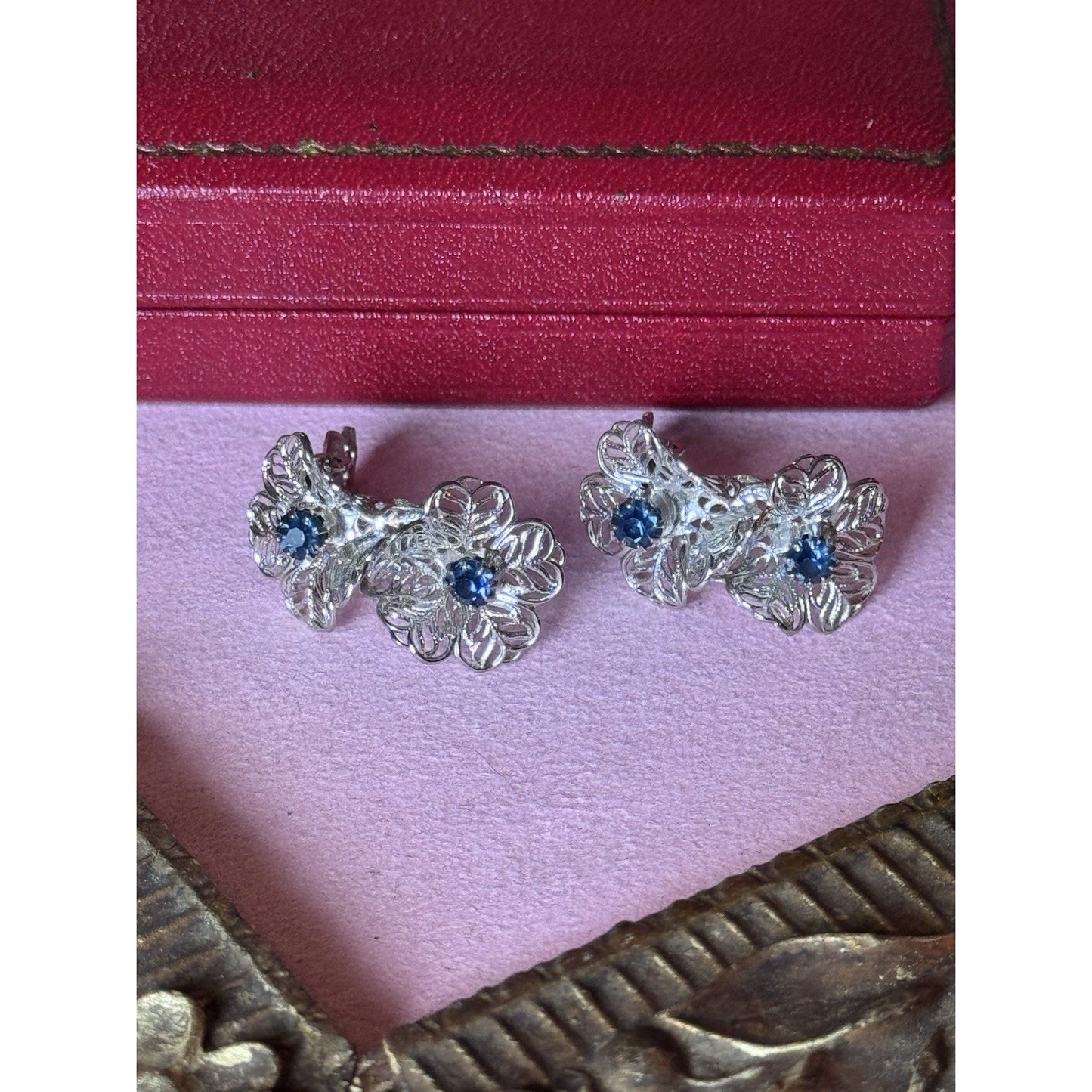 Vintage Blue Rhinestone Clip On Earrings Silvertone Filigree Floral 1”