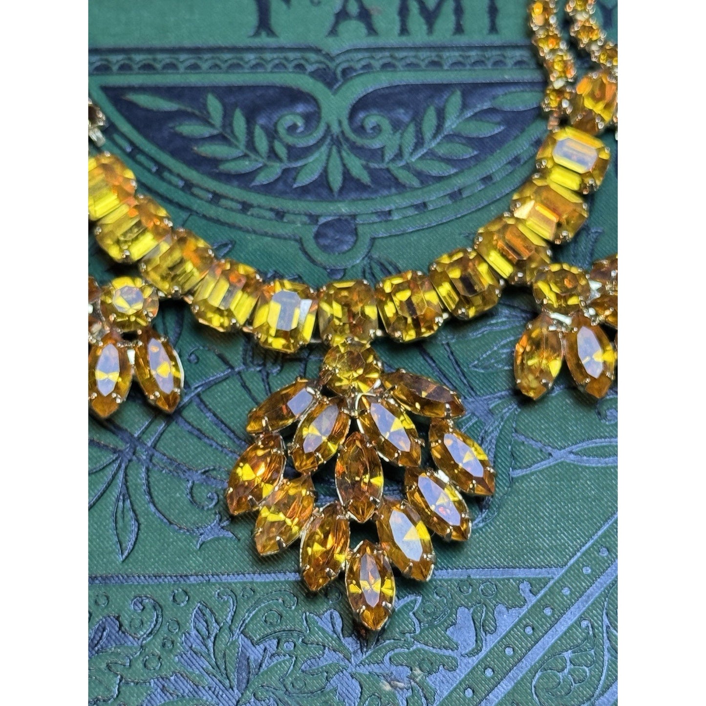Vintage Necklace Golden Tone Rhinestone Statement Bib Goldtone 14.5”