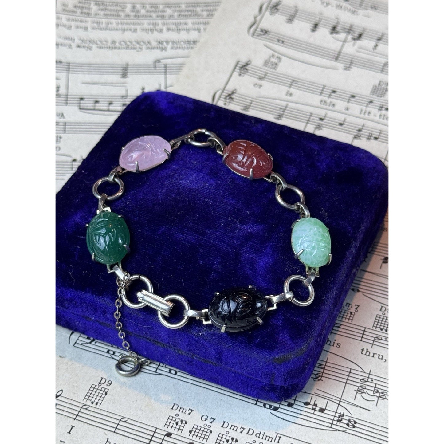 Vintage Silvertone Scarab Bracelet Glass Cabochon Scarabs 7.25” Safety Chain