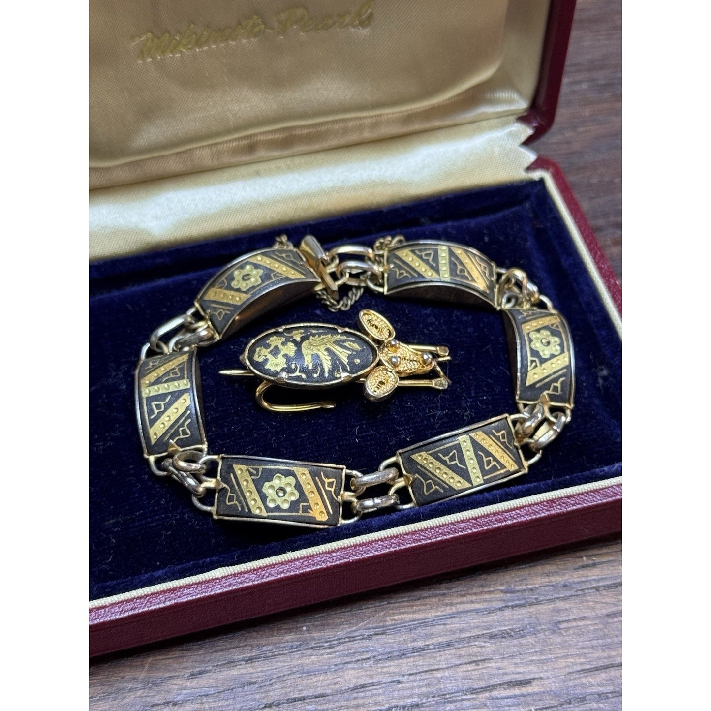 Vintage Damascene Bracelet 6.5” Black Goldtone Link Bracelet Mouse Brooch Set