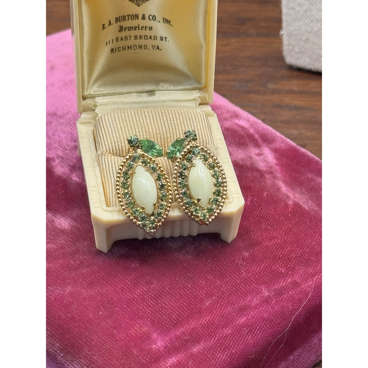 Vintage Weiss Clip On Earrings Green Rhinestone Milk Glass Goldtone 1” x 5/8”