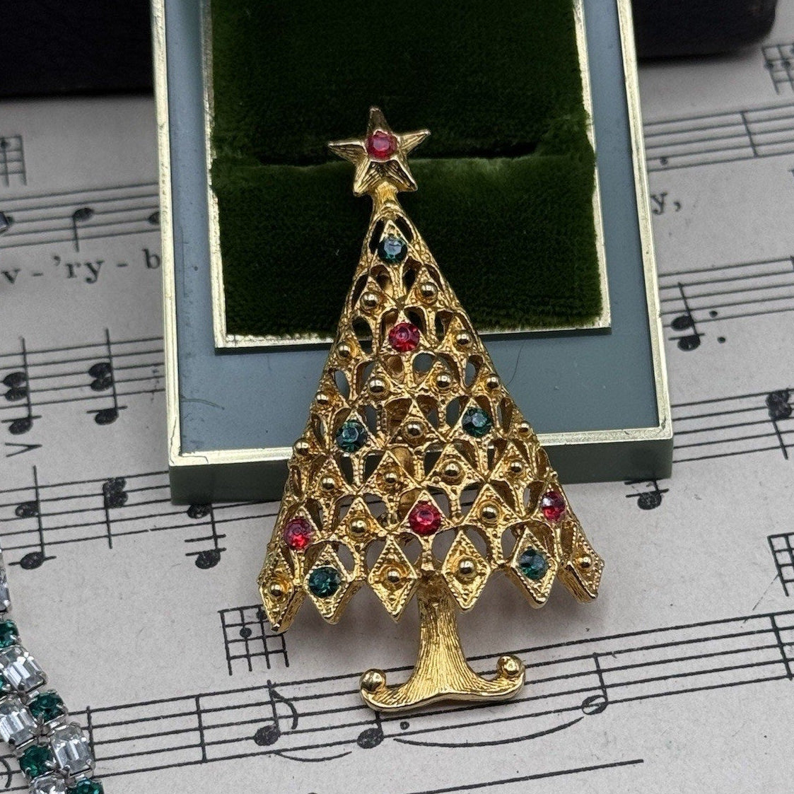 Christmas Tree Brooch Vintage Tancer II Goldtone Red Green Rhinestone Pin 2.25”