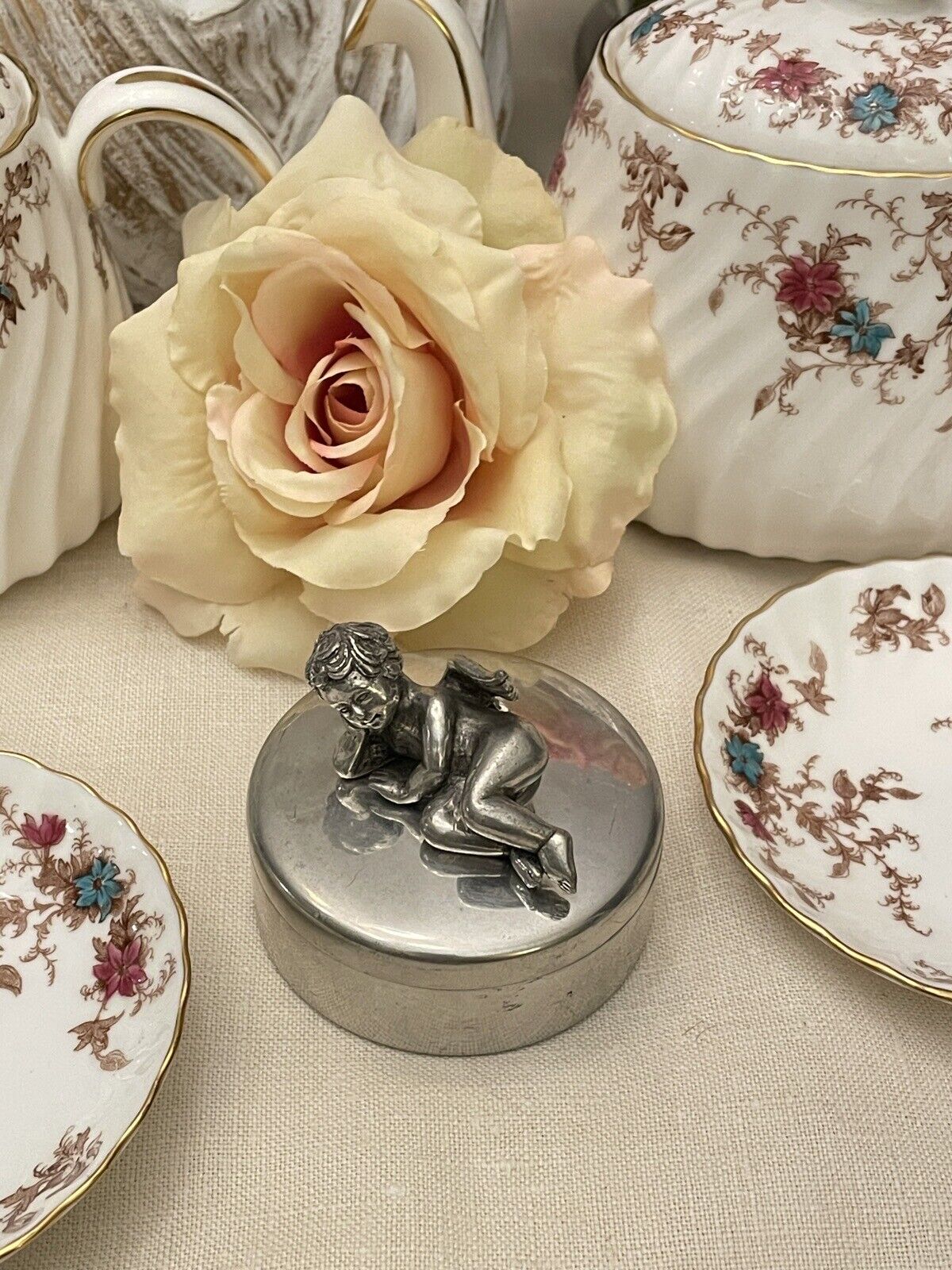 UNIVERSAL PEWTER TRINKET BOX WITH WINGED CHERUB / ANGEL HOLDING BIRD