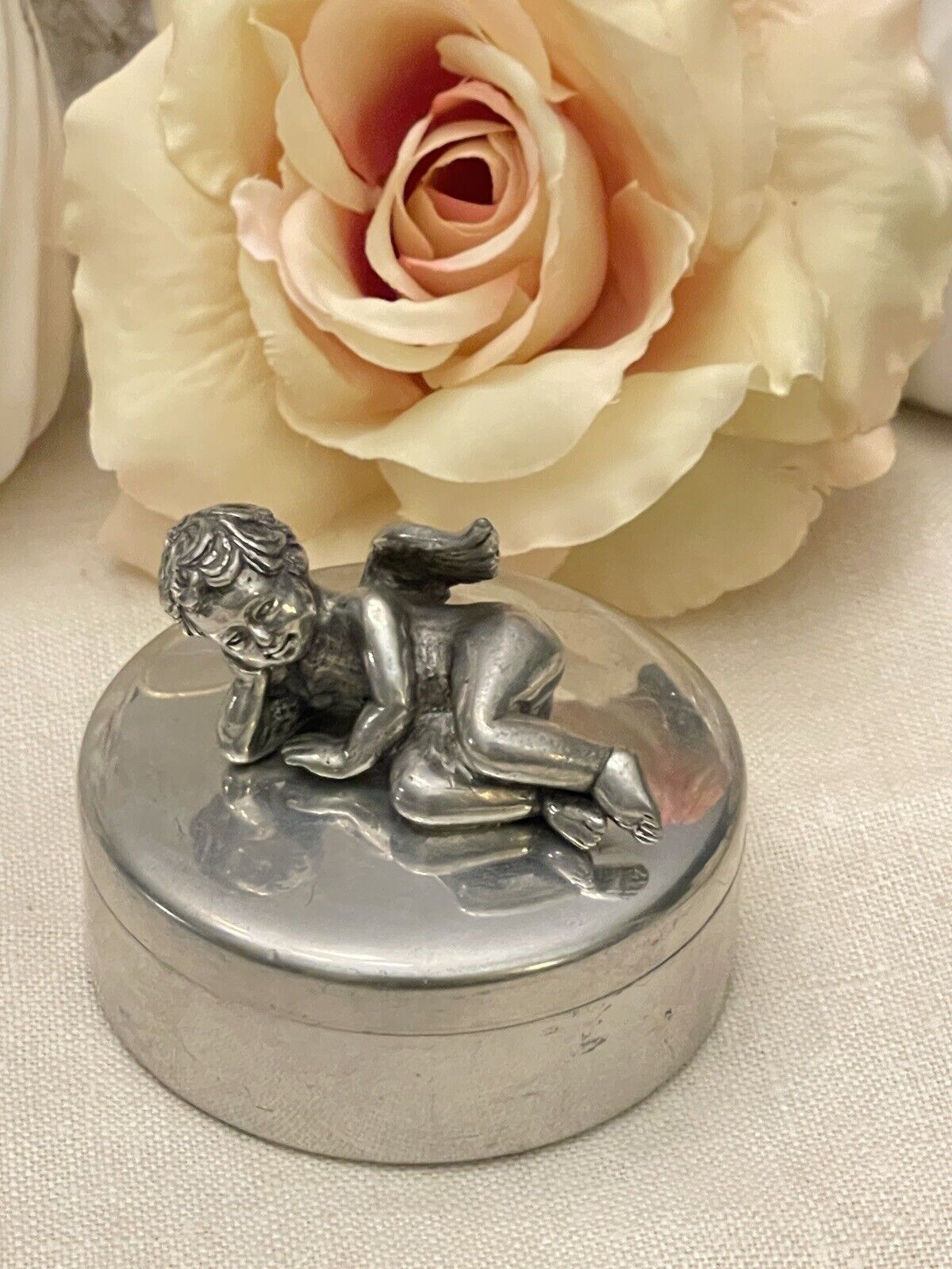 UNIVERSAL PEWTER TRINKET BOX WITH WINGED CHERUB / ANGEL HOLDING BIRD