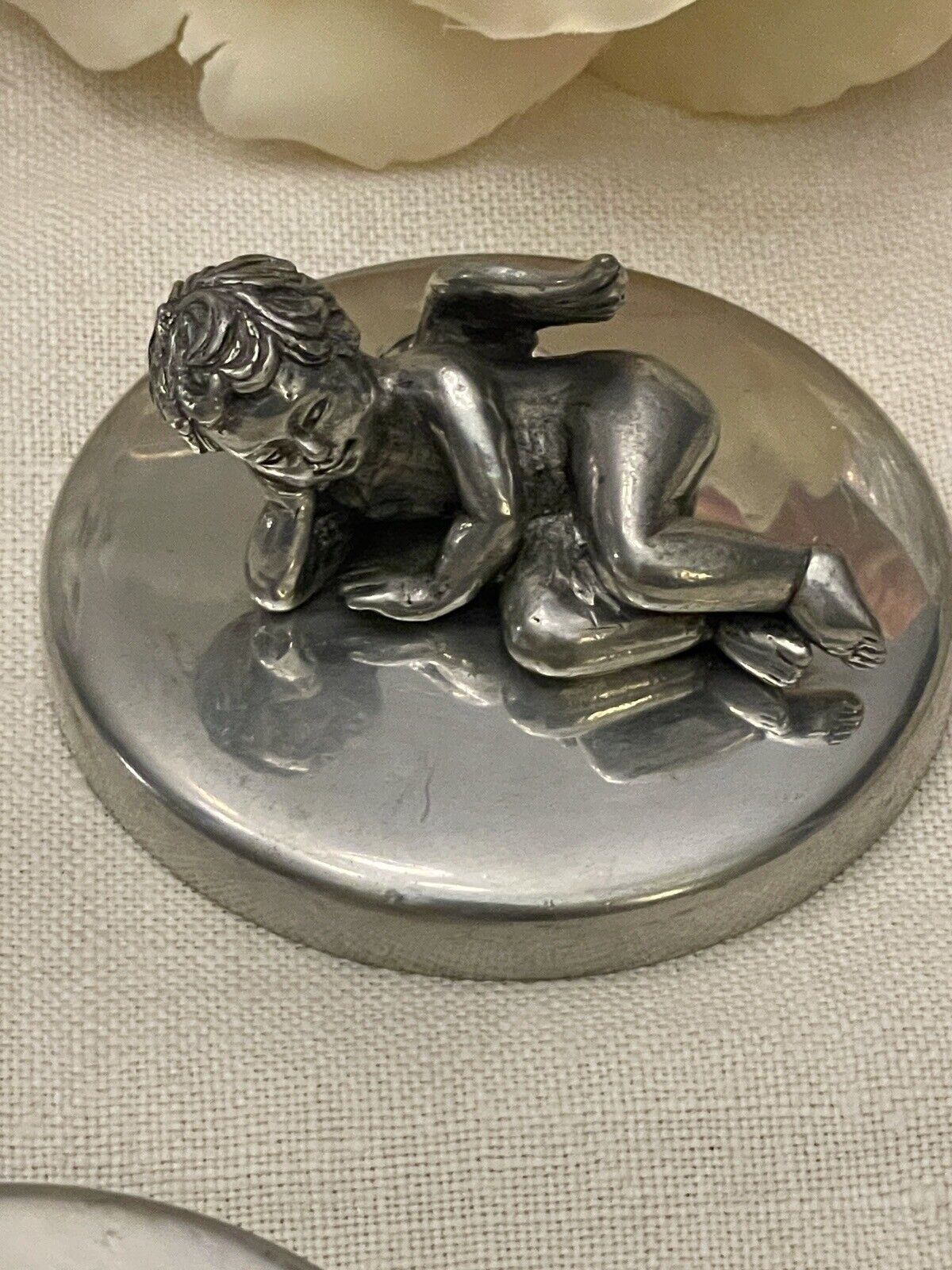 UNIVERSAL PEWTER TRINKET BOX WITH WINGED CHERUB / ANGEL HOLDING BIRD