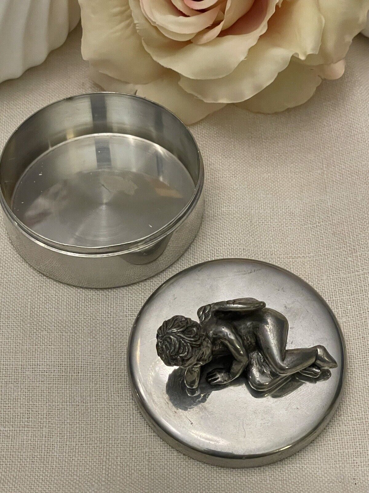 UNIVERSAL PEWTER TRINKET BOX WITH WINGED CHERUB / ANGEL HOLDING BIRD