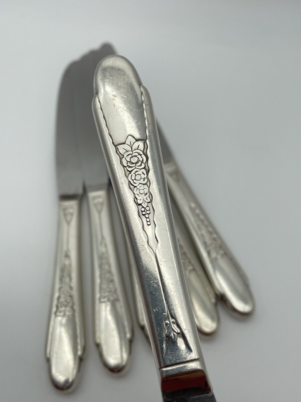 6 *WM Rogers & Son* 1941 PRISCILLA / LADY ANN Dinner Knives Silverplate IS