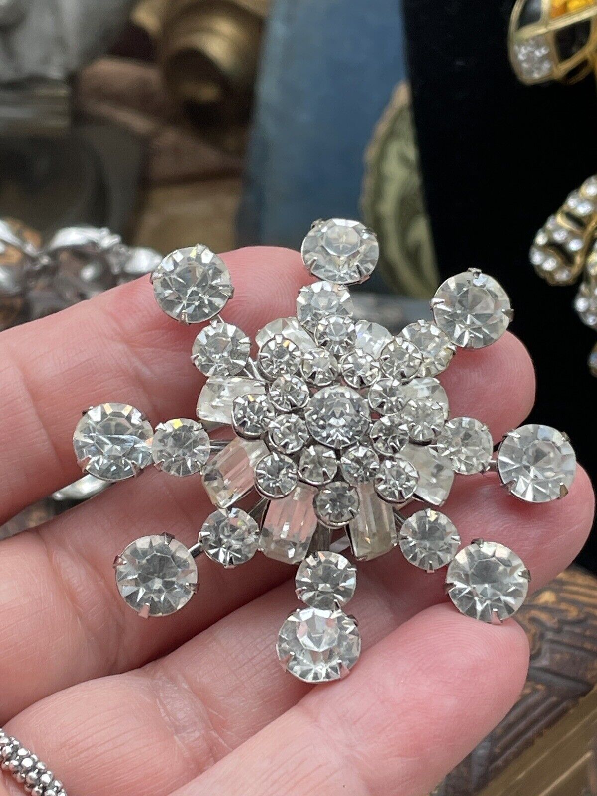 Vintage Rhinestone Brooch Tiered 2”EXQUISITE SPARKLE Estate Find