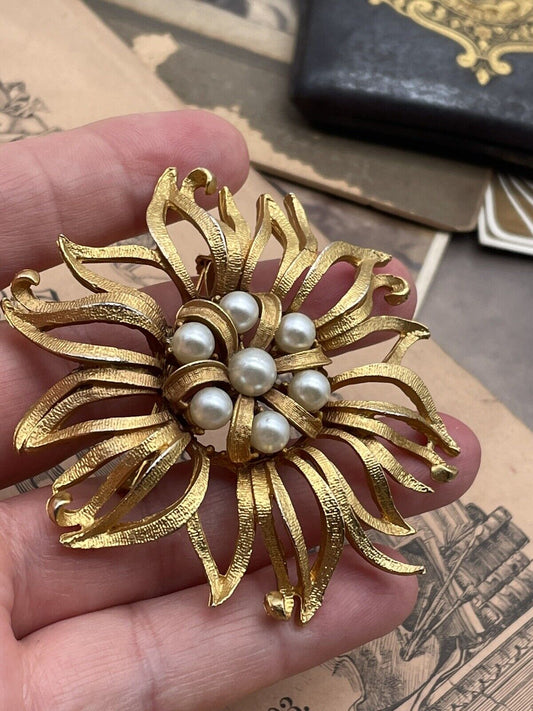 Vintage MCM Brooch with Faux Pearls in Goldtone Sunburst