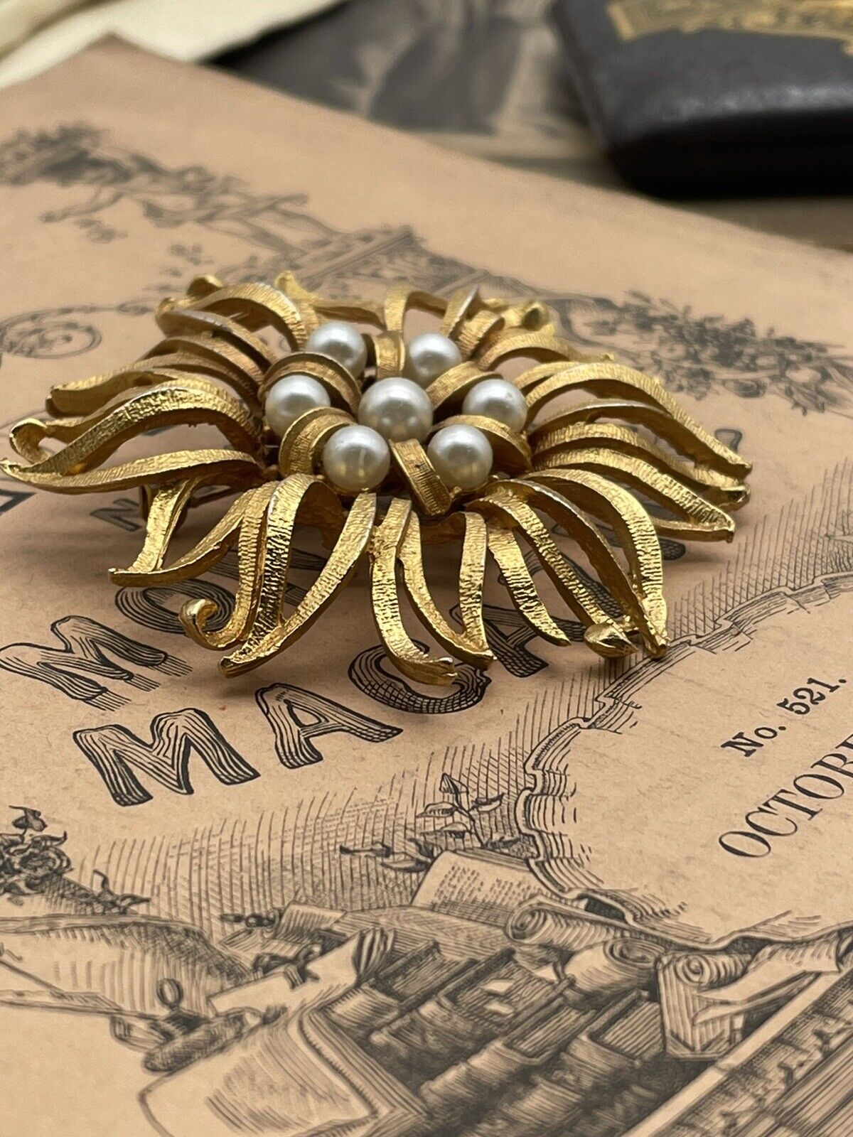 Vintage MCM Brooch with Faux Pearls in Goldtone Sunburst