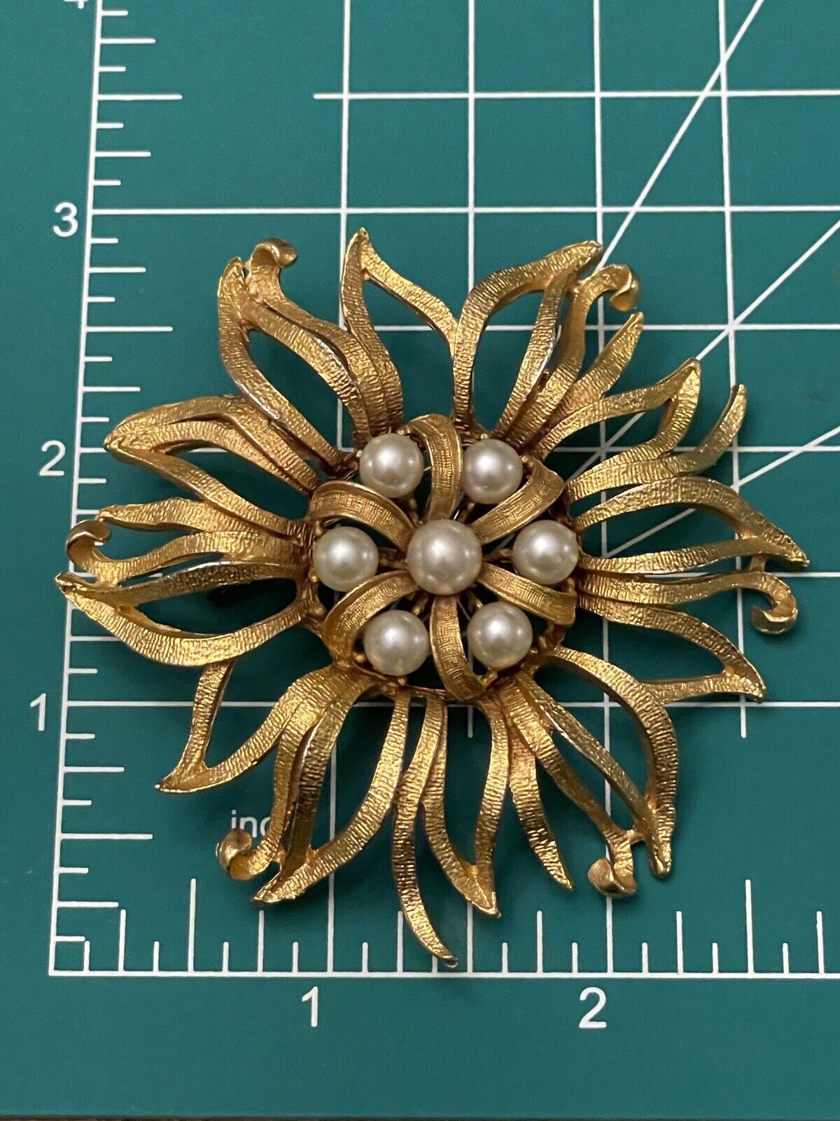 Vintage MCM Brooch with Faux Pearls in Goldtone Sunburst