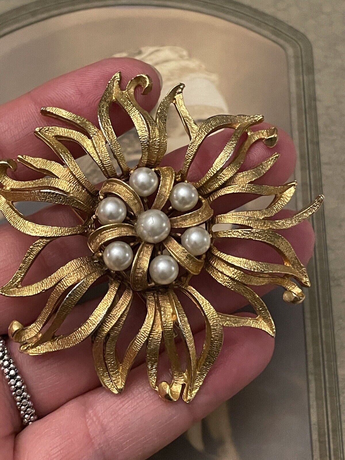 Vintage MCM Brooch with Faux Pearls in Goldtone Sunburst