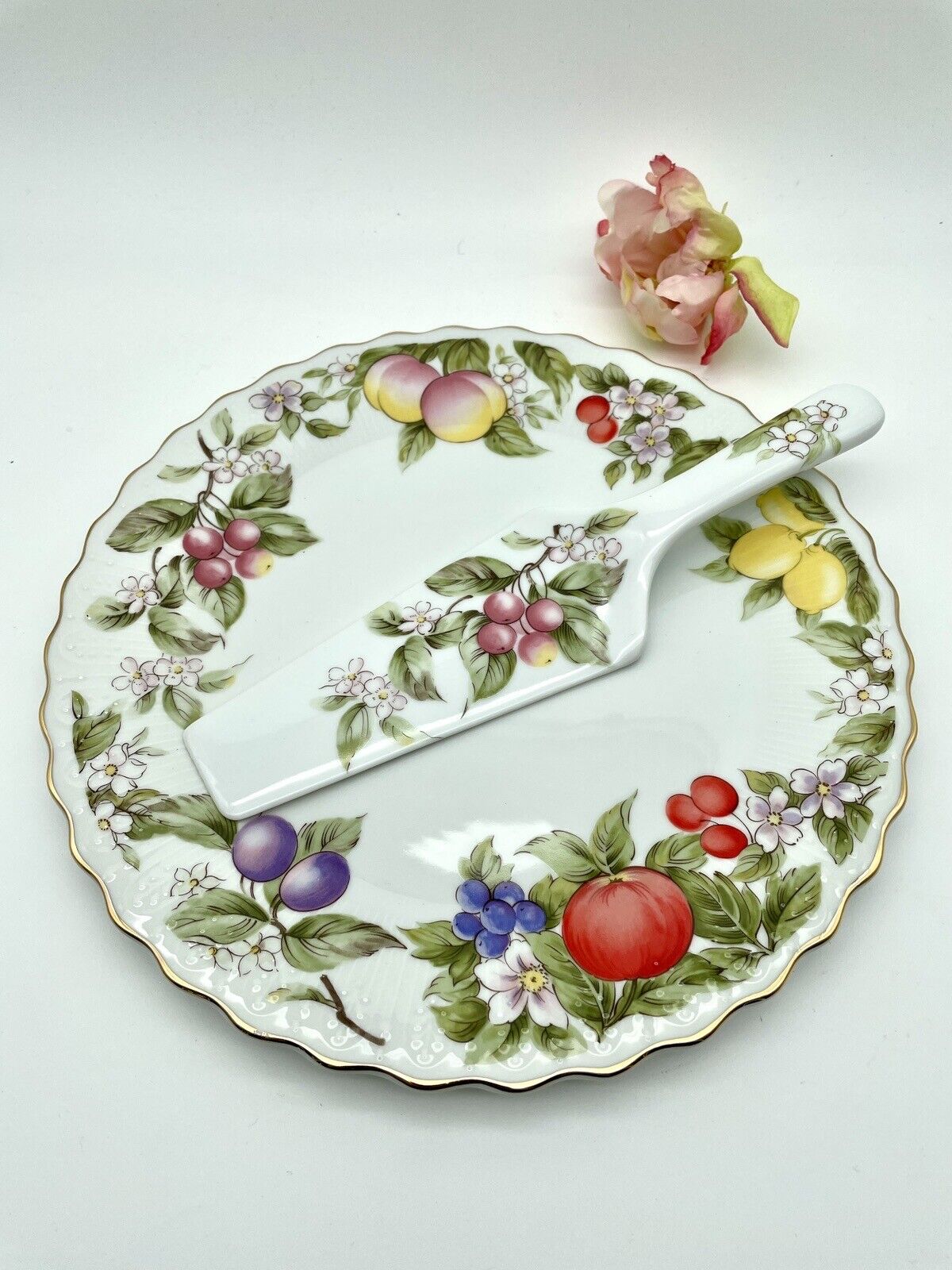 Wedding Cake Plate And Server 10.5" White With Floral Gold Trim Andrea By Sadek